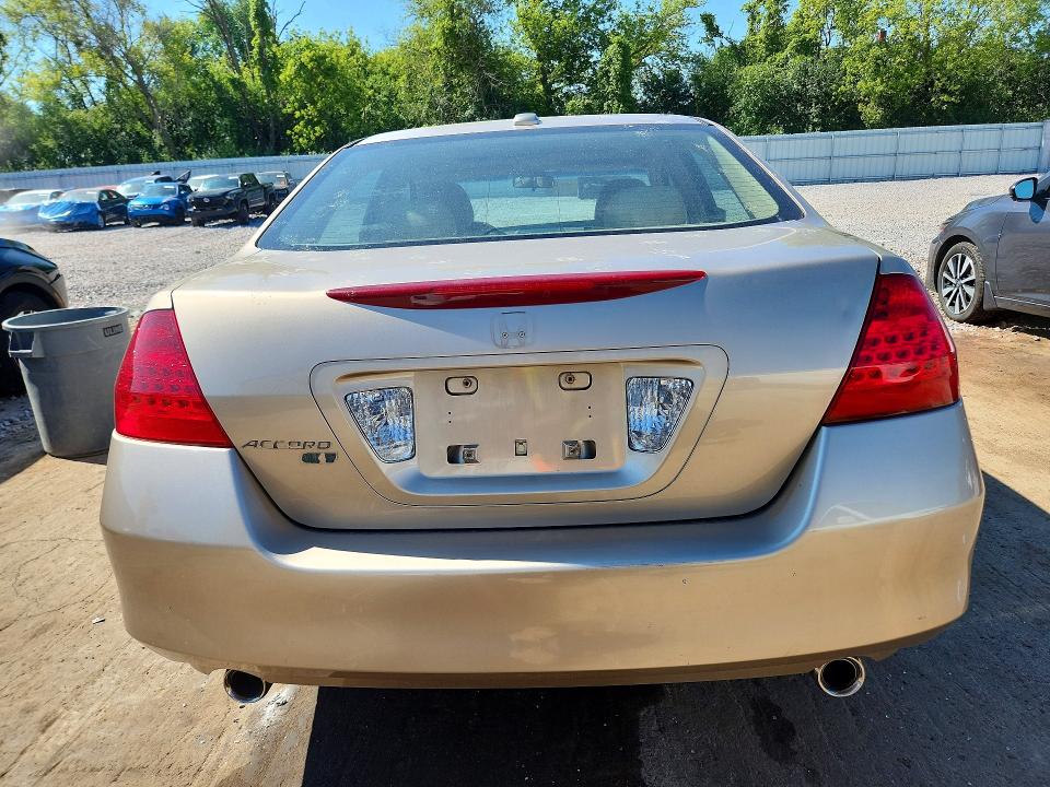 62984666 :رقم المزاد ، 1HGCM66517A040844 vin ، 2007 Honda Accord مزاد بيع