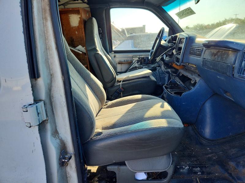 51519456 :رقم المزاد ، 1GCFG15W0Y1119682 vin ، 2000 Chevrolet Express G1500 مزاد بيع