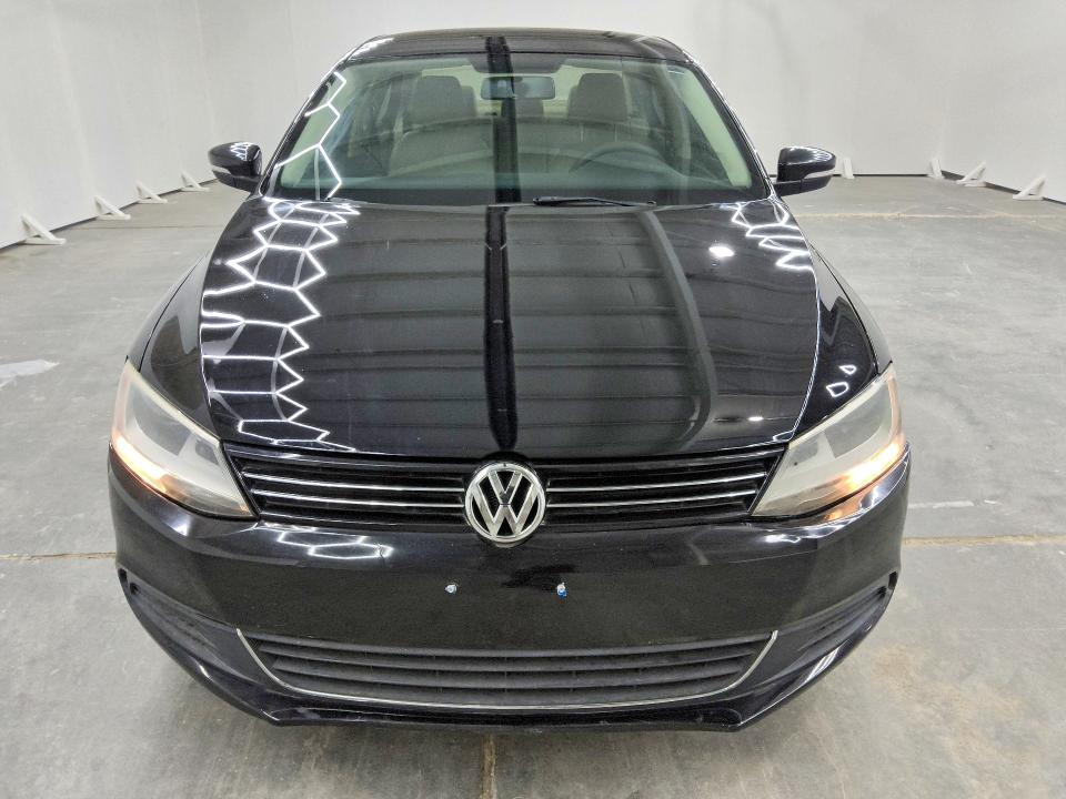 61499776 :رقم المزاد ، 3VWD07AJ0EM357052 vin ، 2014 Volkswagen Jetta مزاد بيع