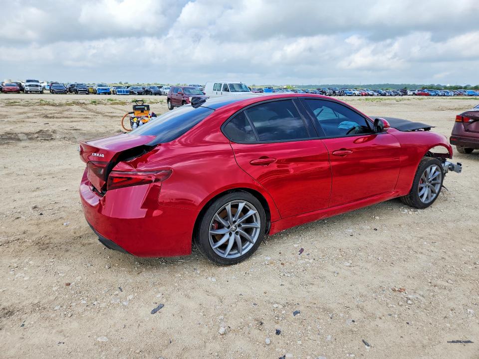 Продаж на аукціоні авто 2023 Alfa Romeo Giulia, vin: ZARFAMAN1P7670527, номер лоту: 61976666