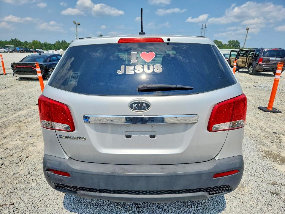 61564456 :رقم المزاد ، 5XYKT3A18BG077611 vin ، 2011 Kia Sorento مزاد بيع