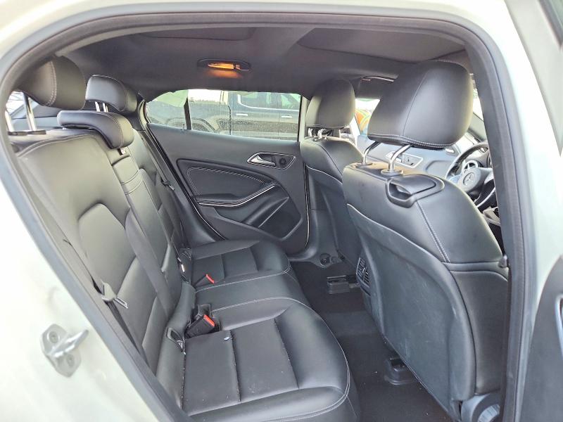 60493256 :رقم المزاد ، WDCTG4EB1GJ204511 vin ، 2016 Mercedes-benz Gla مزاد بيع
