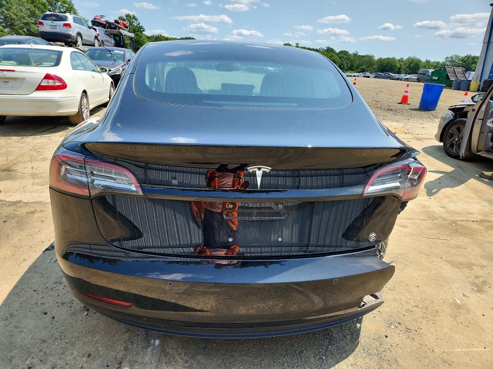 Продажа на аукционе авто 2018 Tesla Model 3, vin: 5YJ3E1EAXJF152554, номер лота: 62583746
