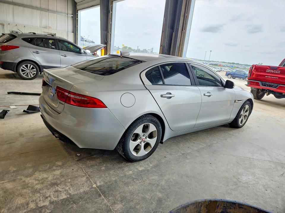 Aukcja sprzedaży 2017 Jaguar Xe, vin: SAJAR4BGXHA976208, numer aukcji: 61983756