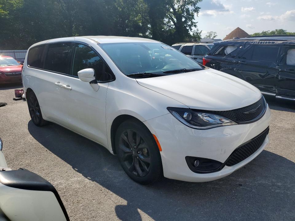 Продажа на аукционе авто 2019 Chrysler Pacifica, vin: 2C4RC1FGXKR506808, номер лота: 60583286