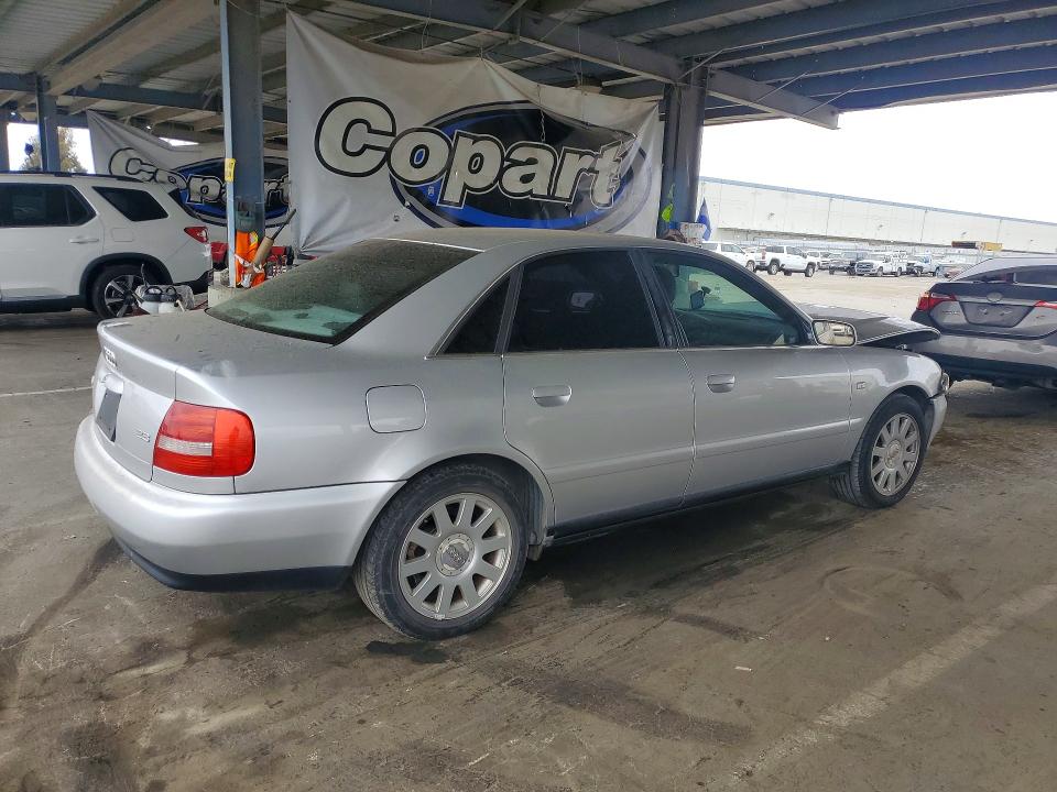62282656 :رقم المزاد ، WAUAH28D8YA098150 vin ، 2000 Audi A4 مزاد بيع