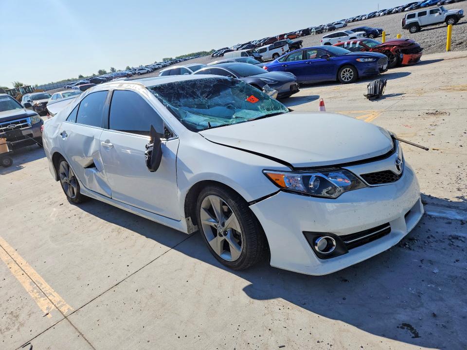 62892036 :رقم المزاد ، 4T1BF1FK0CU633886 vin ، 2012 Toyota Camry مزاد بيع