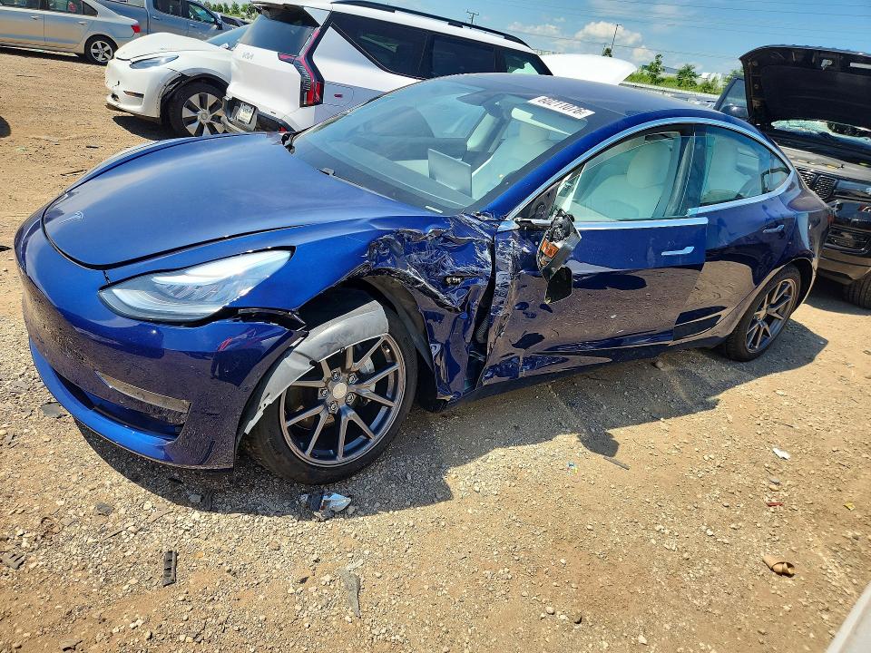 2018 Tesla Model 3 მანქანა იყიდება აუქციონზე, vin: 5YJ3E1EB2JF086204, აუქციონის ნომერი: 60211076