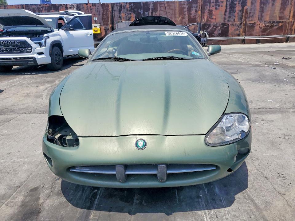 62526426 :رقم المزاد ، SAJGX2041XC039599 vin ، 1999 Jaguar Xk8 مزاد بيع