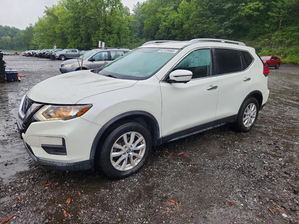 62129566 :رقم المزاد ، KNMAT2MV2HP601331 vin ، 2017 Nissan Rogue مزاد بيع