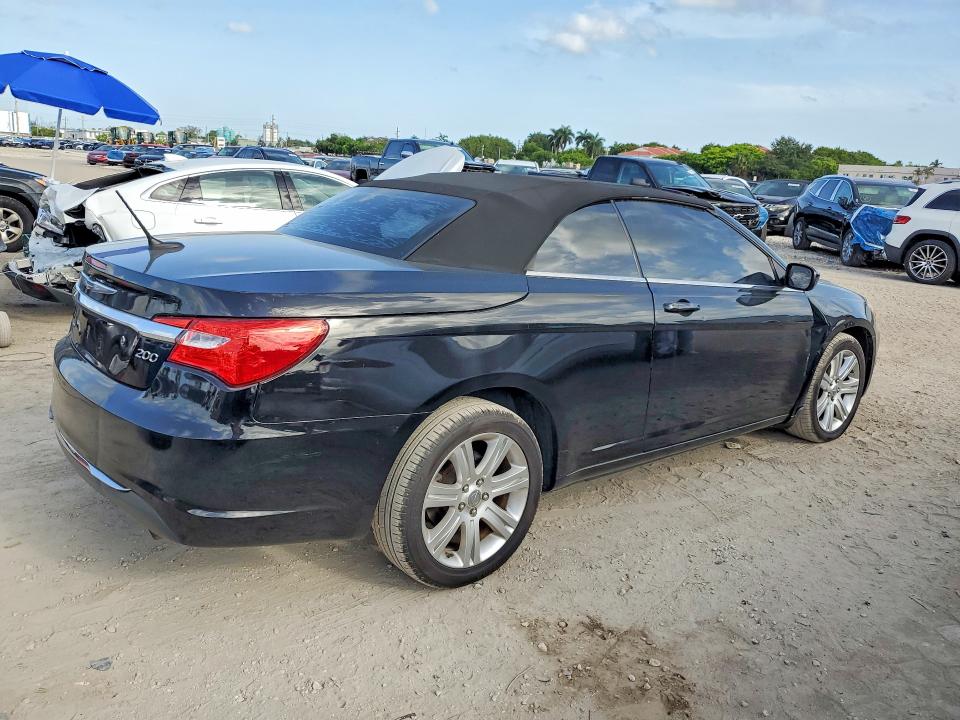 61187086 :رقم المزاد ، 1C3BCBEG6EN151974 vin ، 2014 Chrysler 200 مزاد بيع