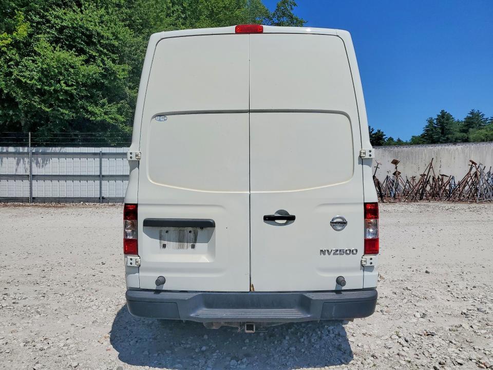60977936 :رقم المزاد ، 1N6AF0LY3JN818117 vin ، 2018 Nissan Nv مزاد بيع