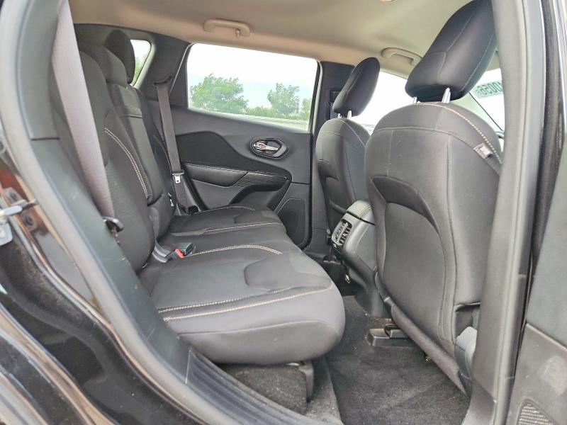 62040056 :رقم المزاد ، 1C4PJMCS8FW794834 vin ، 2015 Jeep Cherokee مزاد بيع