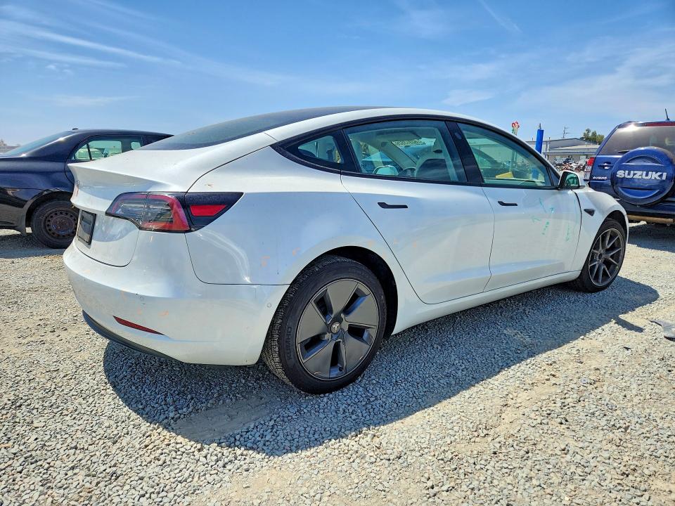 62313526 :رقم المزاد ، 5YJ3E1EA4MF873165 vin ، 2021 Tesla Model 3 مزاد بيع