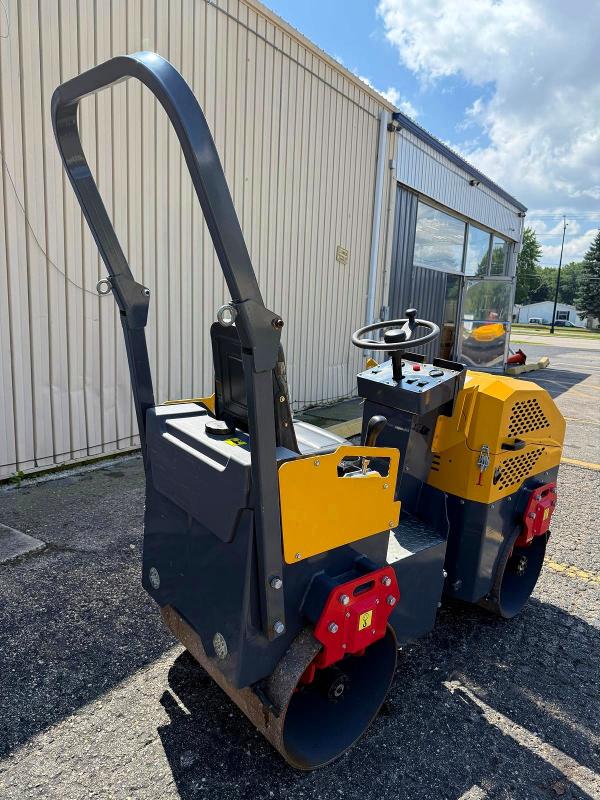 2025 Others 2025 Road Roller Double Drum V მანქანა იყიდება აუქციონზე, vin: 3810429, აუქციონის ნომერი: 63062596