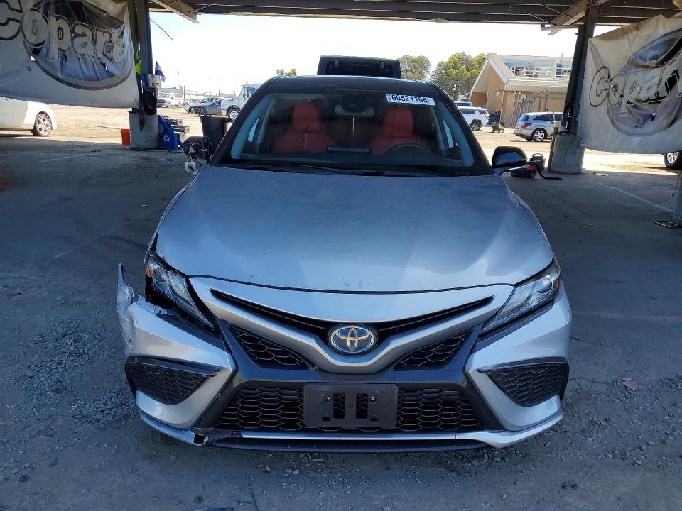2021 Toyota Camry მანქანა იყიდება აუქციონზე, vin: 4T1K31AK8MU020027, აუქციონის ნომერი: 60521166