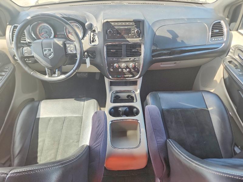 61976226 :رقم المزاد ، 2C4RDGCG6HR585942 vin ، 2017 Dodge Grand Caravan مزاد بيع