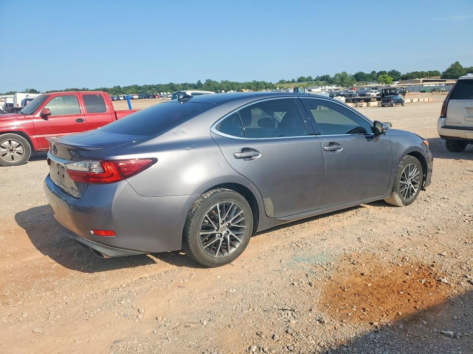 60503606 :رقم المزاد ، JTHBK1GG8G2215361 vin ، 2016 Lexus Es مزاد بيع