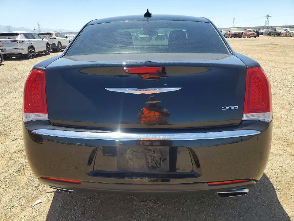 59843426 :رقم المزاد ، 2C3CCAEG5JH148551 vin ، 2018 Chrysler 300 مزاد بيع