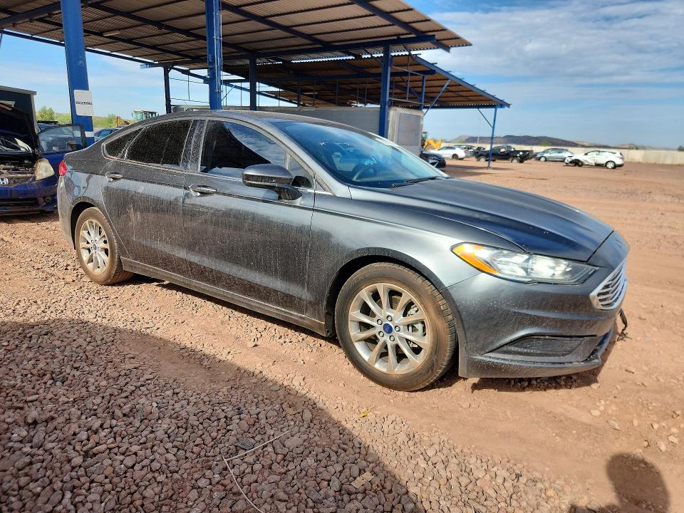60520786 :رقم المزاد ، 3FA6P0HD5HR299421 vin ، 2017 Ford Fusion مزاد بيع