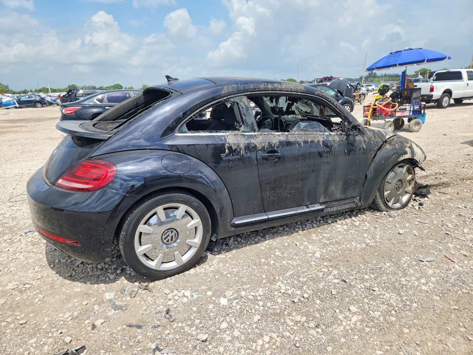 61483376 :رقم المزاد ، 3VWJD7AT6KM713072 vin ، 2019 Volkswagen Beetle مزاد بيع