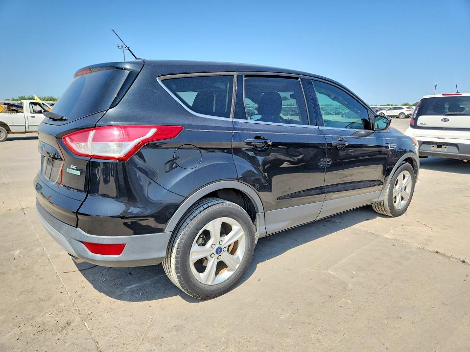 2015 Ford Escape მანქანა იყიდება აუქციონზე, vin: 1FMCU0G91FUA93162, აუქციონის ნომერი: 63305326