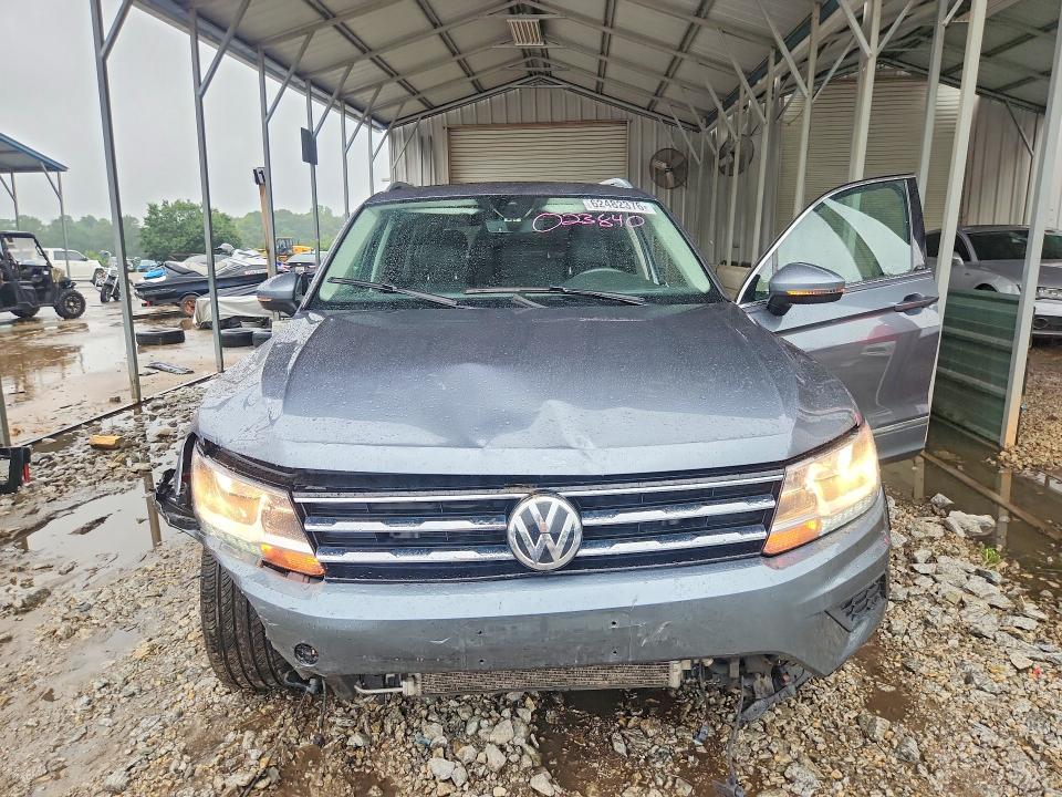 2021 Volkswagen Tiguan მანქანა იყიდება აუქციონზე, vin: 3VV2B7AX9MM023840, აუქციონის ნომერი: 62482376