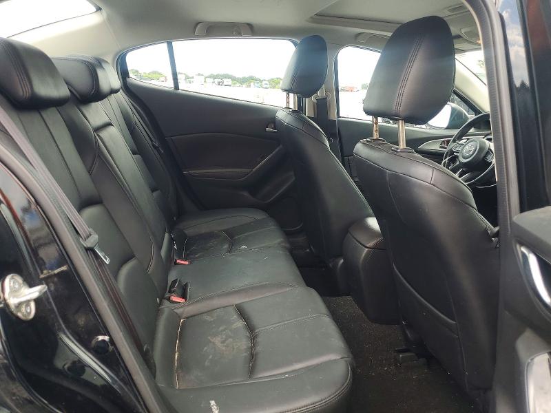 62316766 :رقم المزاد ، JM1BN1V33J1158301 vin ، 2018 Mazda 3 مزاد بيع