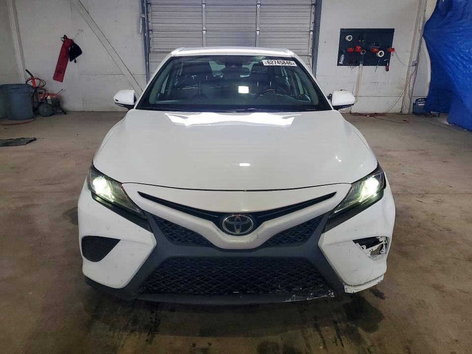 2020 Toyota Camry მანქანა იყიდება აუქციონზე, vin: 4T1G11AK0LU961997, აუქციონის ნომერი: 62745846