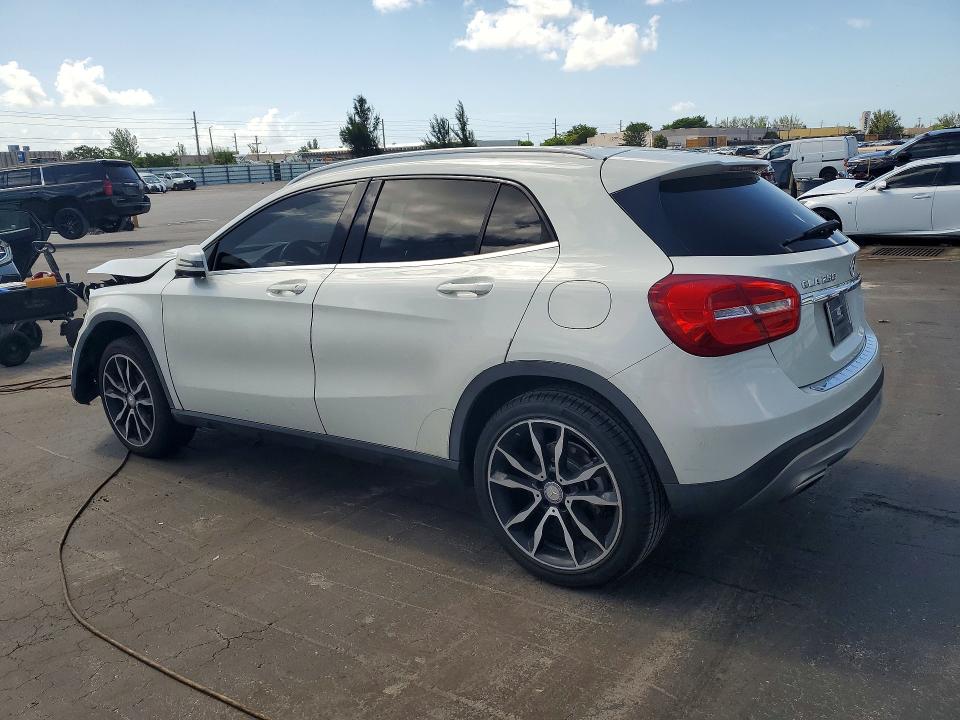 2015 Mercedes-benz Gla მანქანა იყიდება აუქციონზე, vin: WDCTG4EB0FJ164369, აუქციონის ნომერი: 61705106
