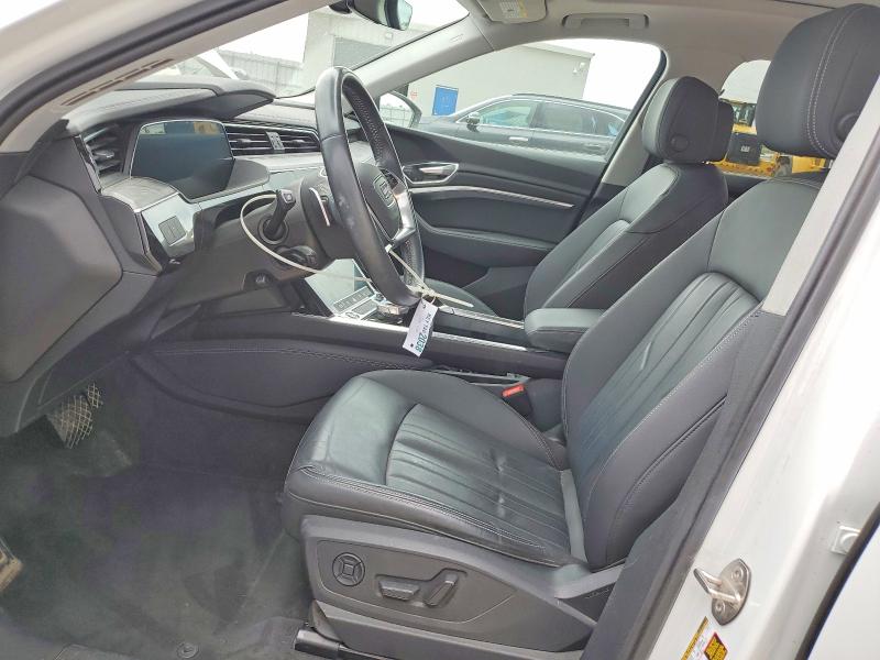 2021 Audi E-tron მანქანა იყიდება აუქციონზე, vin: WA1AAAGE0MB010699, აუქციონის ნომერი: 60850886