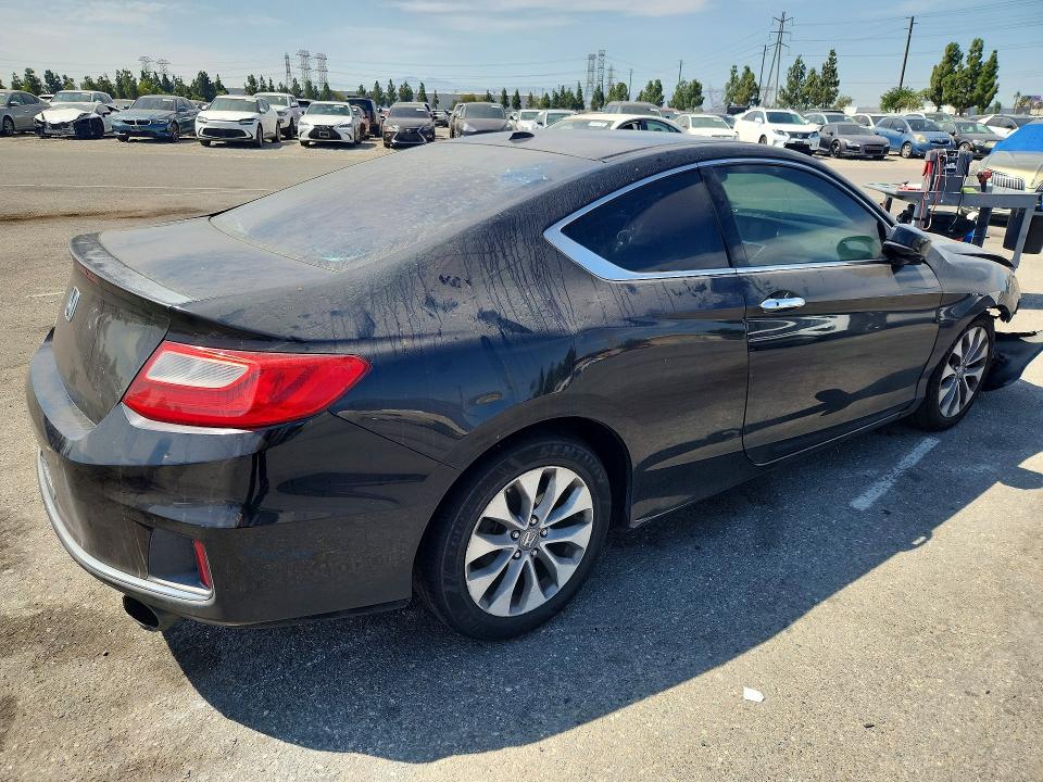 61939316 :رقم المزاد ، 1HGCT1B80DA010106 vin ، 2013 Honda Accord مزاد بيع