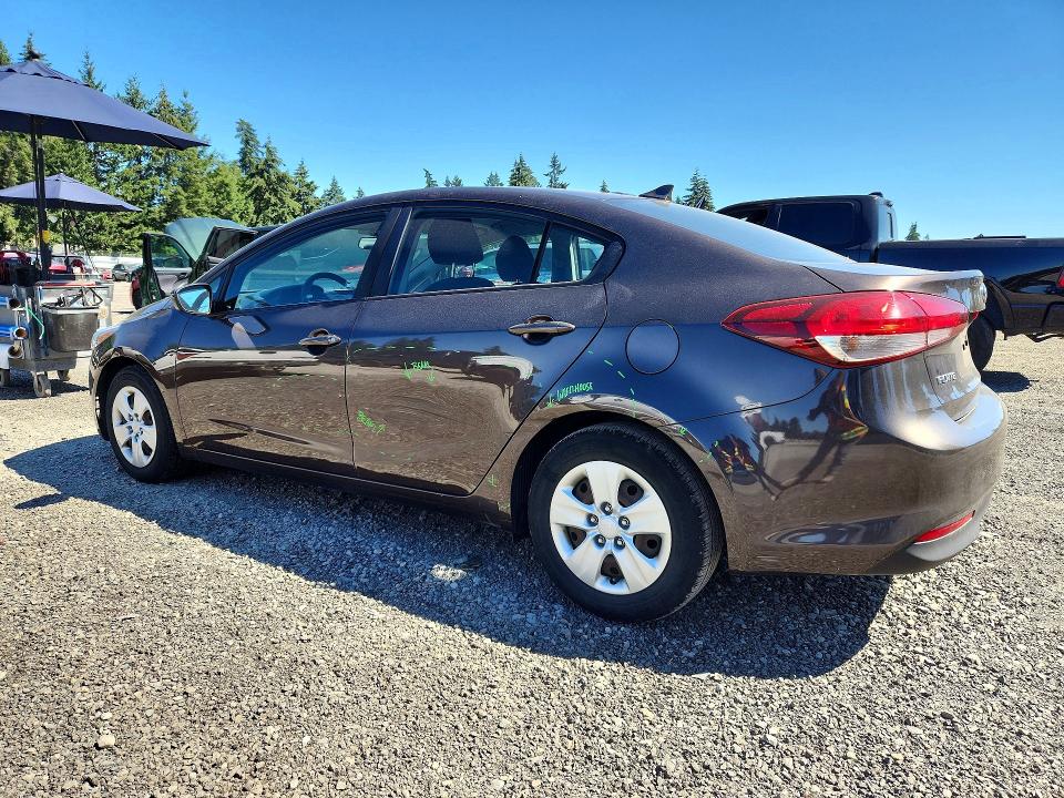 61984886 :رقم المزاد ، 3KPFK4A74JE214957 vin ، 2018 Kia Forte مزاد بيع
