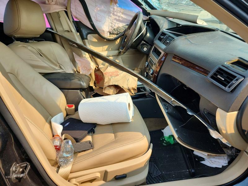 62071116 :رقم المزاد ، 3FAHP0CG9AR320240 vin ، 2010 Ford Fusion مزاد بيع