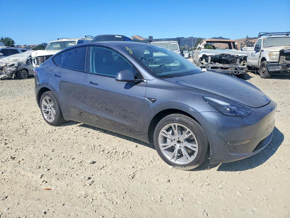 62697306 :رقم المزاد ، 7SAYGDED3PF976581 vin ، 2023 Tesla Model Y مزاد بيع