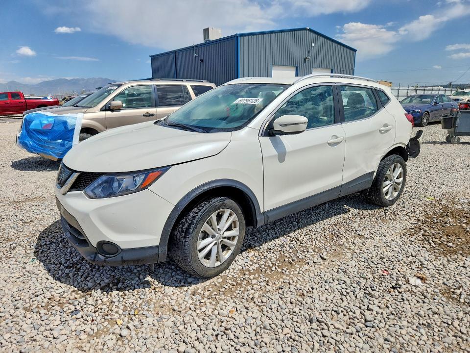 60796126 :رقم المزاد ، JN1BJ1CR3JW283632 vin ، 2018 Nissan Rogue Sport مزاد بيع
