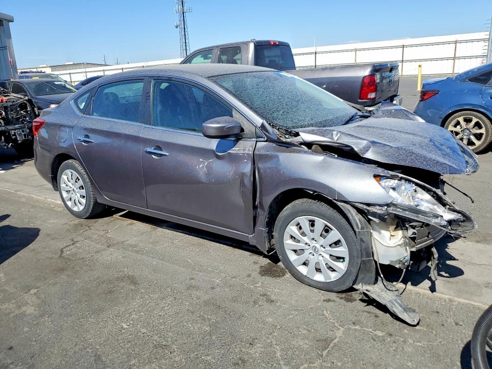 Продаж на аукціоні авто 2018 Nissan Sentra, vin: 3N1AB7AP0JY208196, номер лоту: 61439526