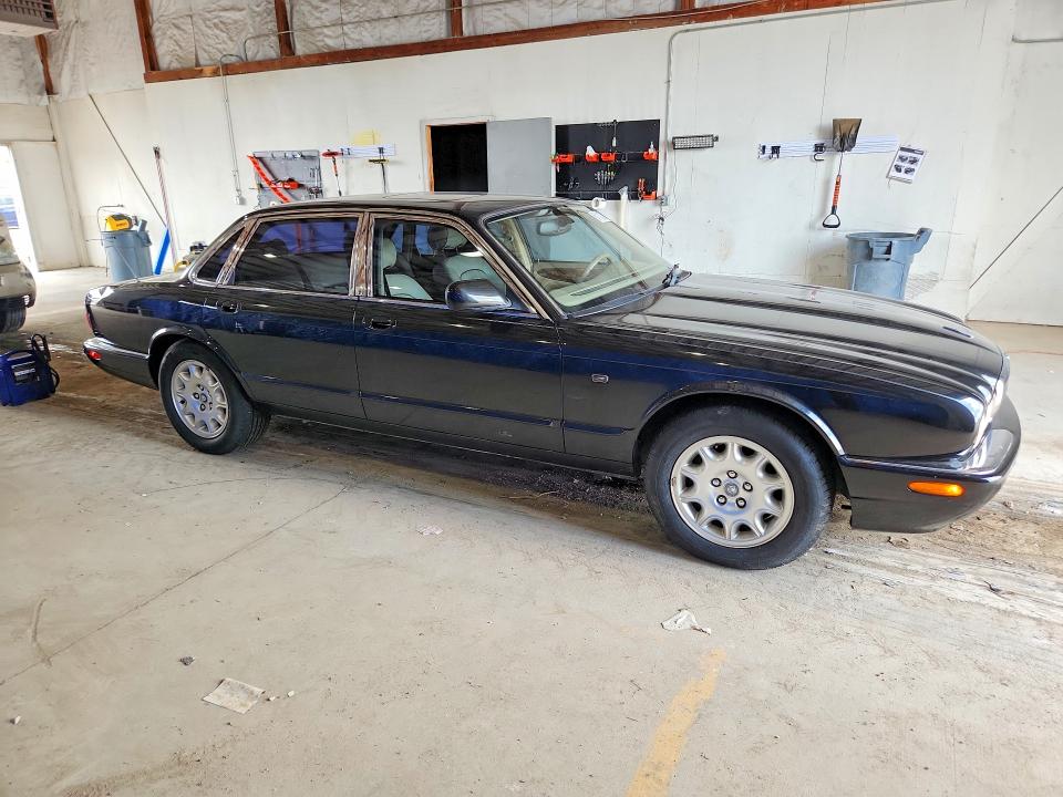 Продажа на аукционе авто 2003 Jaguar Xj8, vin: SAJDA14C33LF52639, номер лота: 61112706