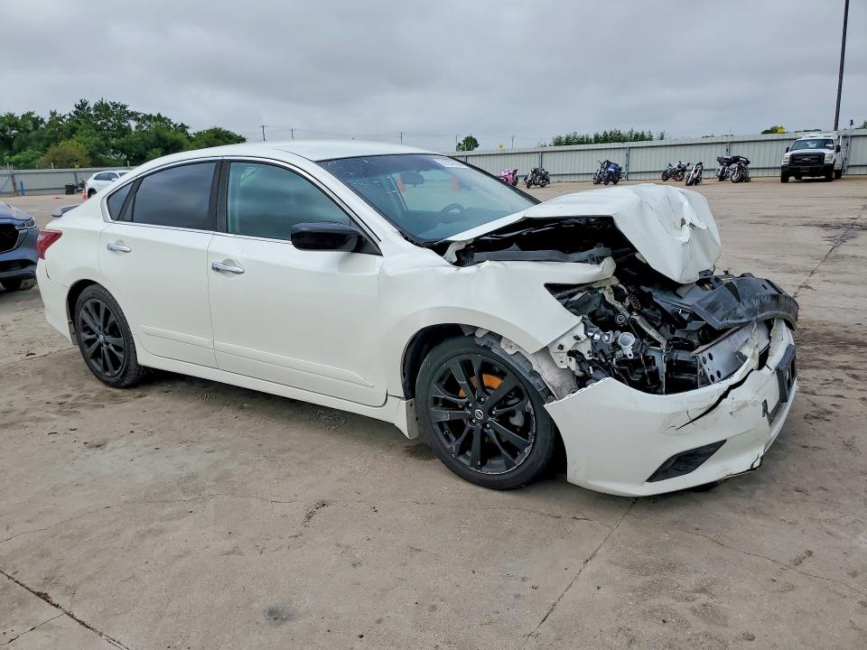 2017 Nissan Altima მანქანა იყიდება აუქციონზე, vin: 1N4AL3AP0HC244935, აუქციონის ნომერი: 61552556