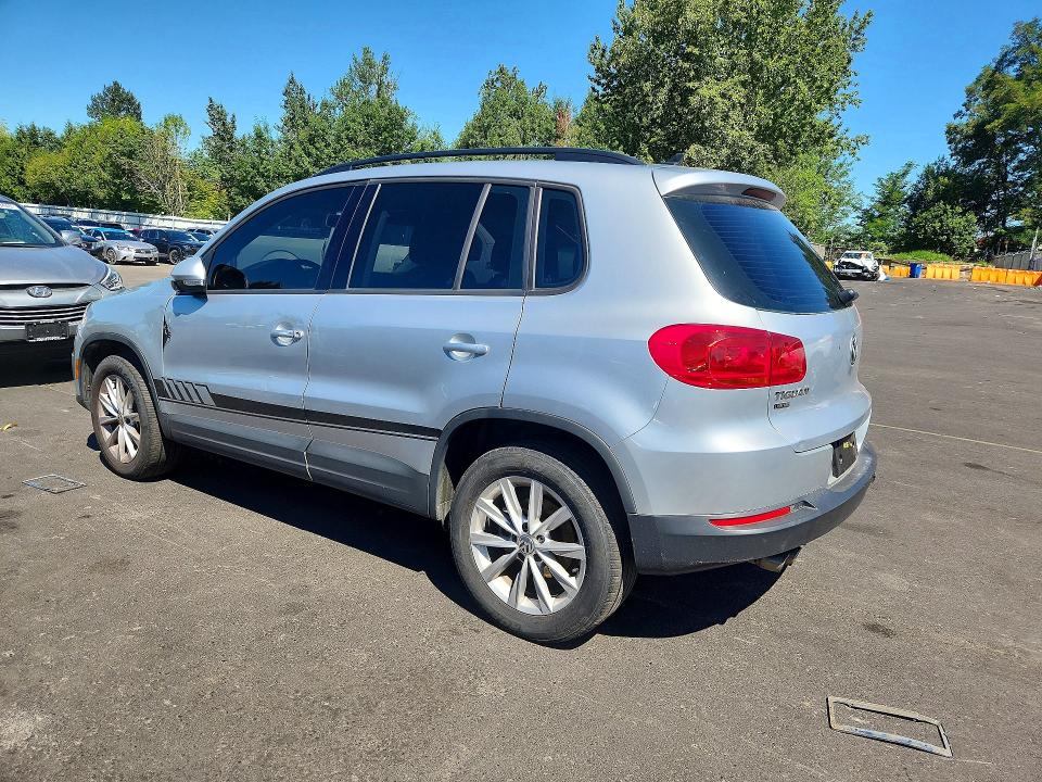 62689356 :رقم المزاد ، WVGBV7AX2HK051719 vin ، 2017 Volkswagen Tiguan مزاد بيع