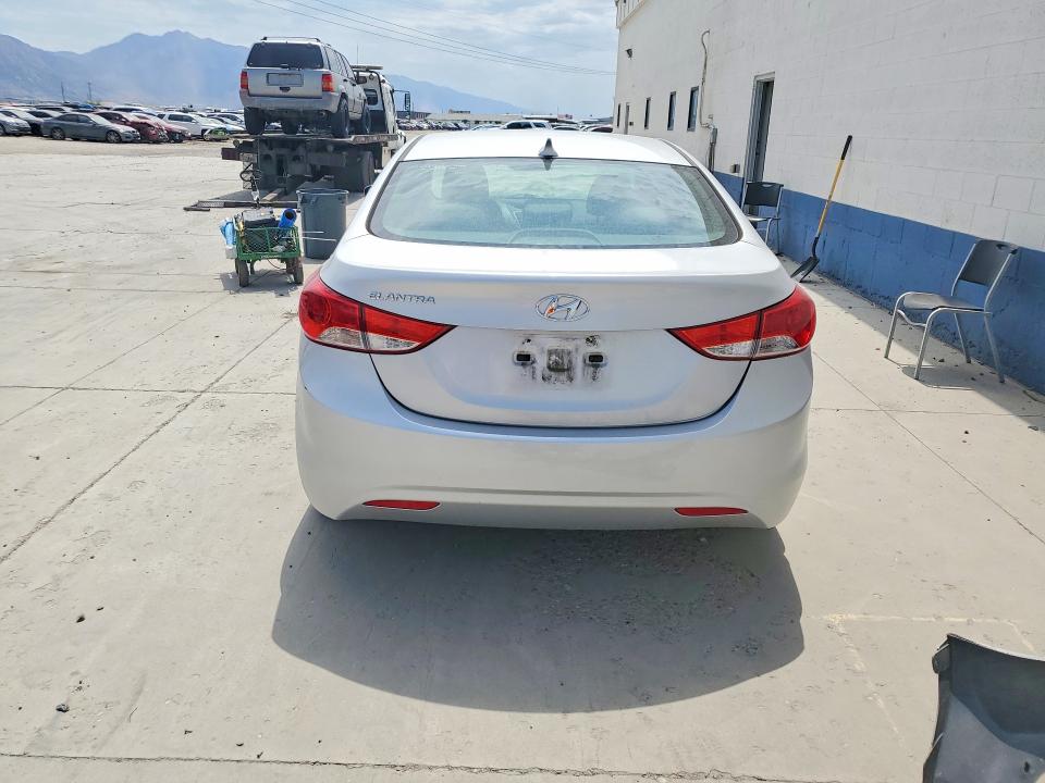 2013 Hyundai Elantra მანქანა იყიდება აუქციონზე, vin: KMHDH4AE8DU955845, აუქციონის ნომერი: 61011106