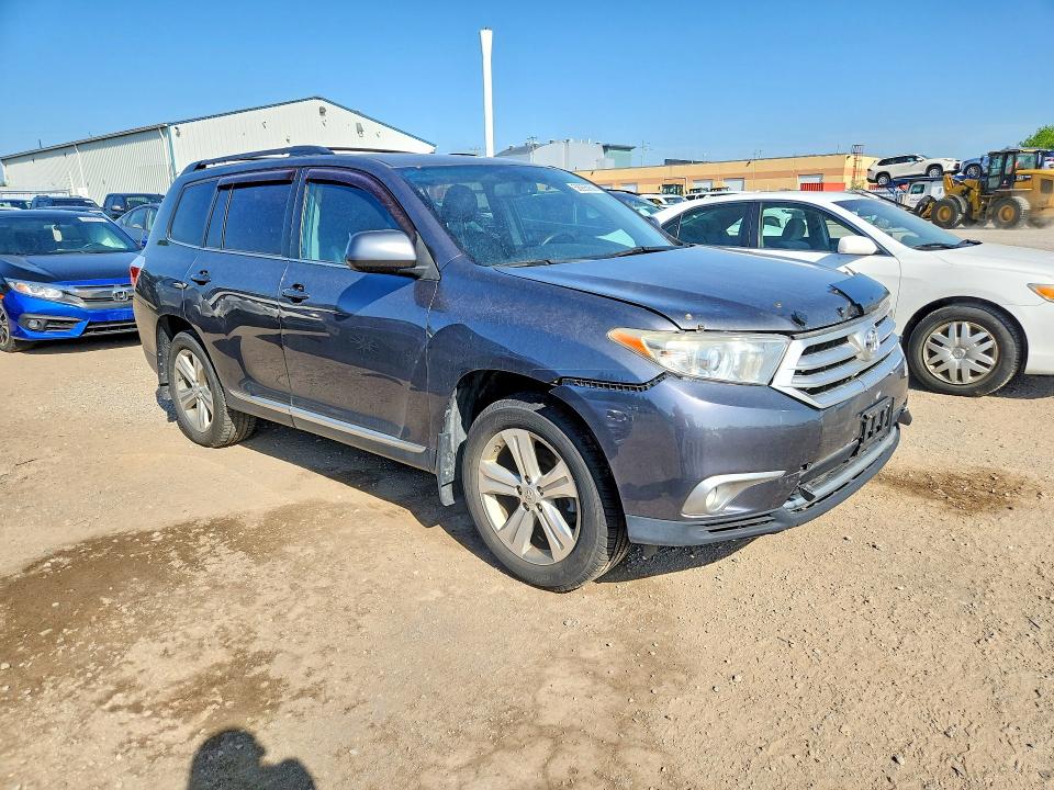 Продажа на аукционе авто 2013 Toyota Highlander, vin: 5TDBK3EHXDS240050, номер лота: 58935956