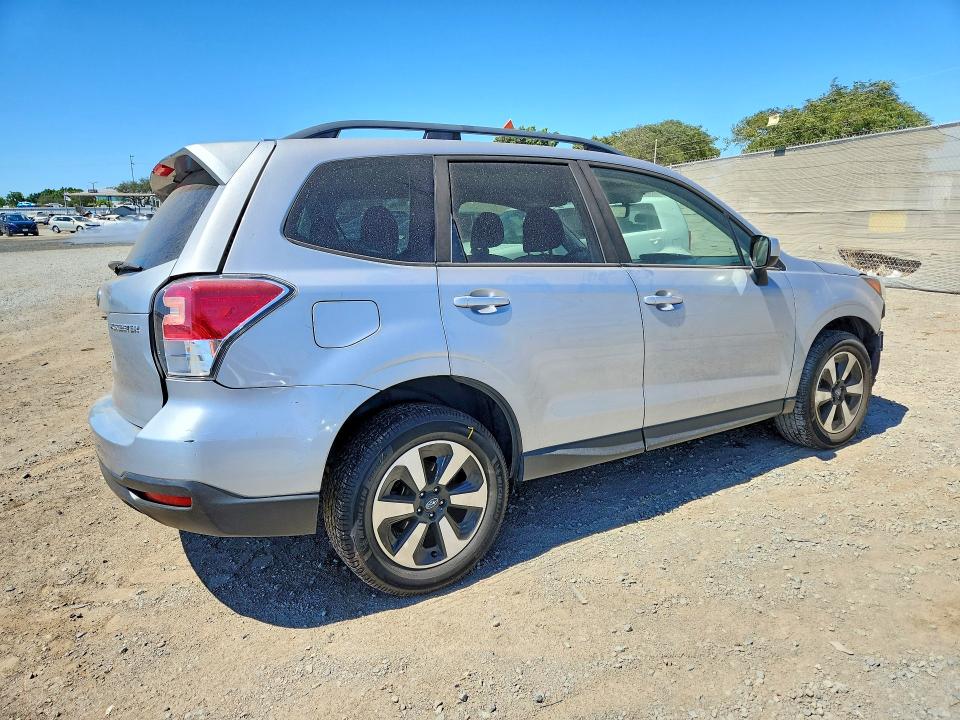61968756 :رقم المزاد ، JF2SJAGC2JH534892 vin ، 2018 Subaru Forester مزاد بيع