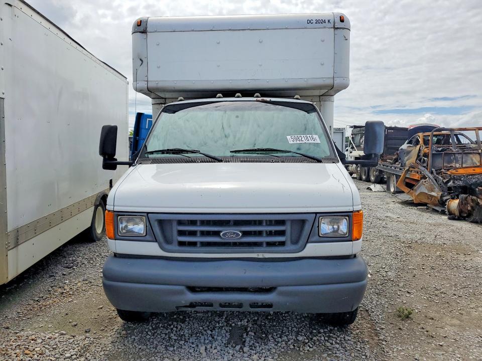 59821816 :رقم المزاد ، 1FDXE45SX7DB17004 vin ، 2007 Ford E450 مزاد بيع