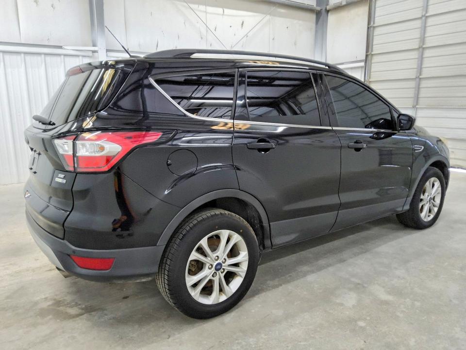 59082716 :رقم المزاد ، 1FMCU9G97HUE28674 vin ، 2017 Ford Escape مزاد بيع