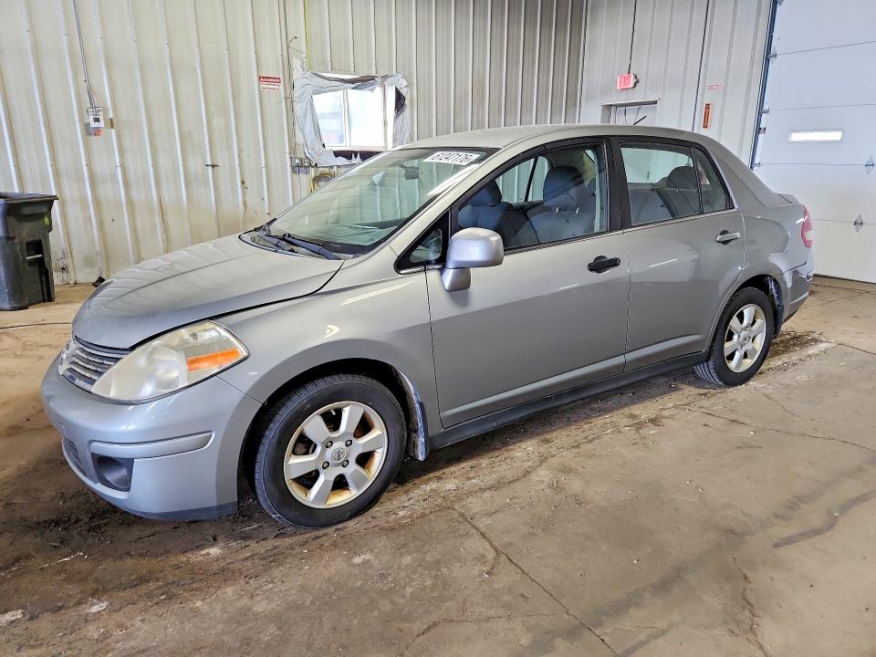 61247176 :رقم المزاد ، 3N1BC11EX8L365741 vin ، 2008 Nissan Versa مزاد بيع