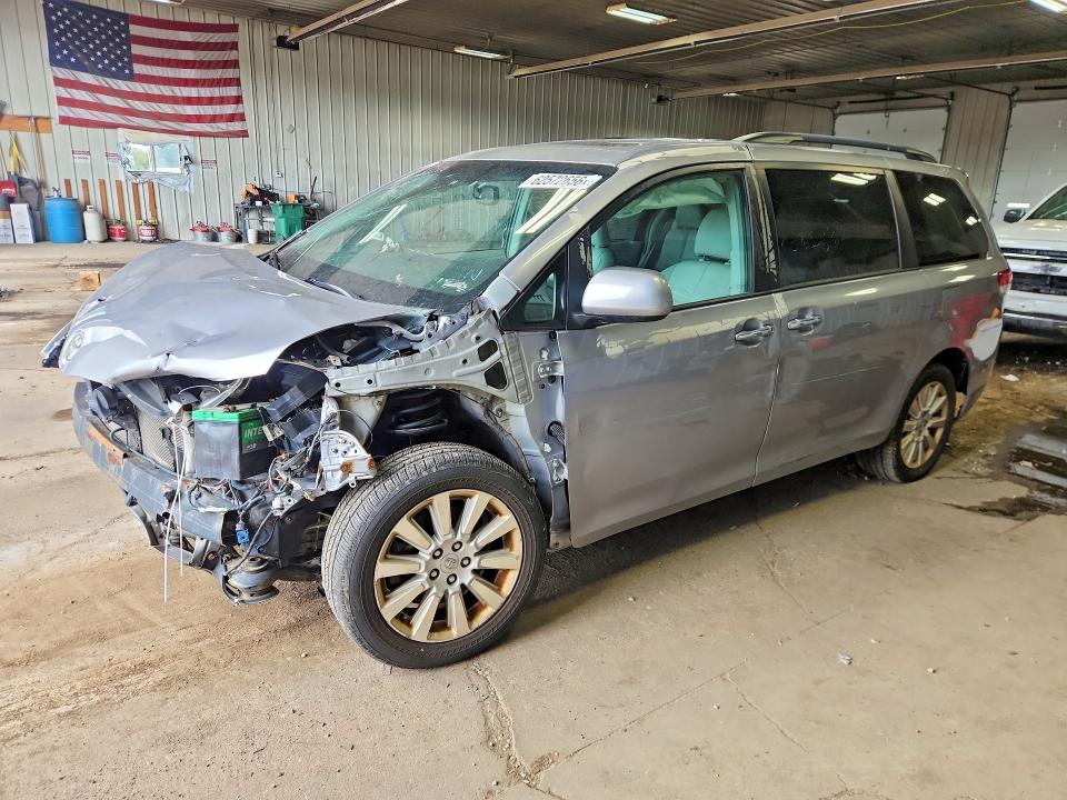 Aukcja sprzedaży 2011 Toyota Sienna, vin: 5TDDK3DC6BS029911, numer aukcji: 62572656