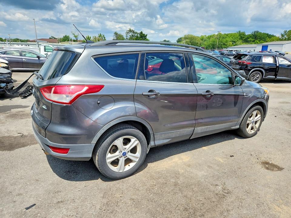 2015 Ford Escape მანქანა იყიდება აუქციონზე, vin: 1FMCU9G93FUB22844, აუქციონის ნომერი: 63028106
