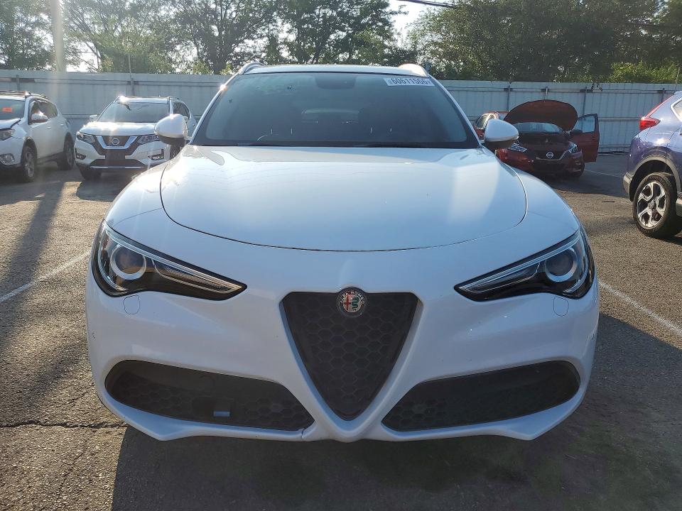 Продаж на аукціоні авто 2018 Alfa Romeo Stelvio, vin: ZASFAKBN2J7B99712, номер лоту: 60611566