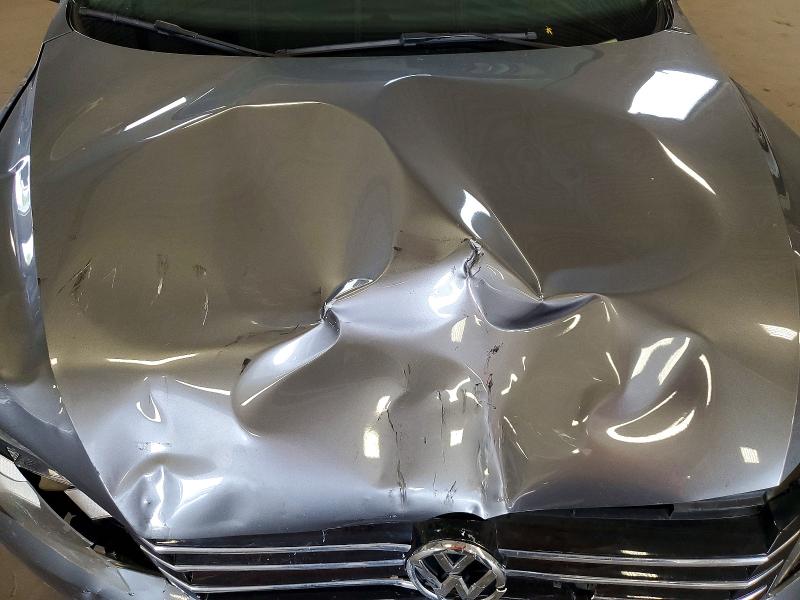 61855136 :رقم المزاد ، 1VWAS7A32FC113484 vin ، 2015 Volkswagen Passat مزاد بيع